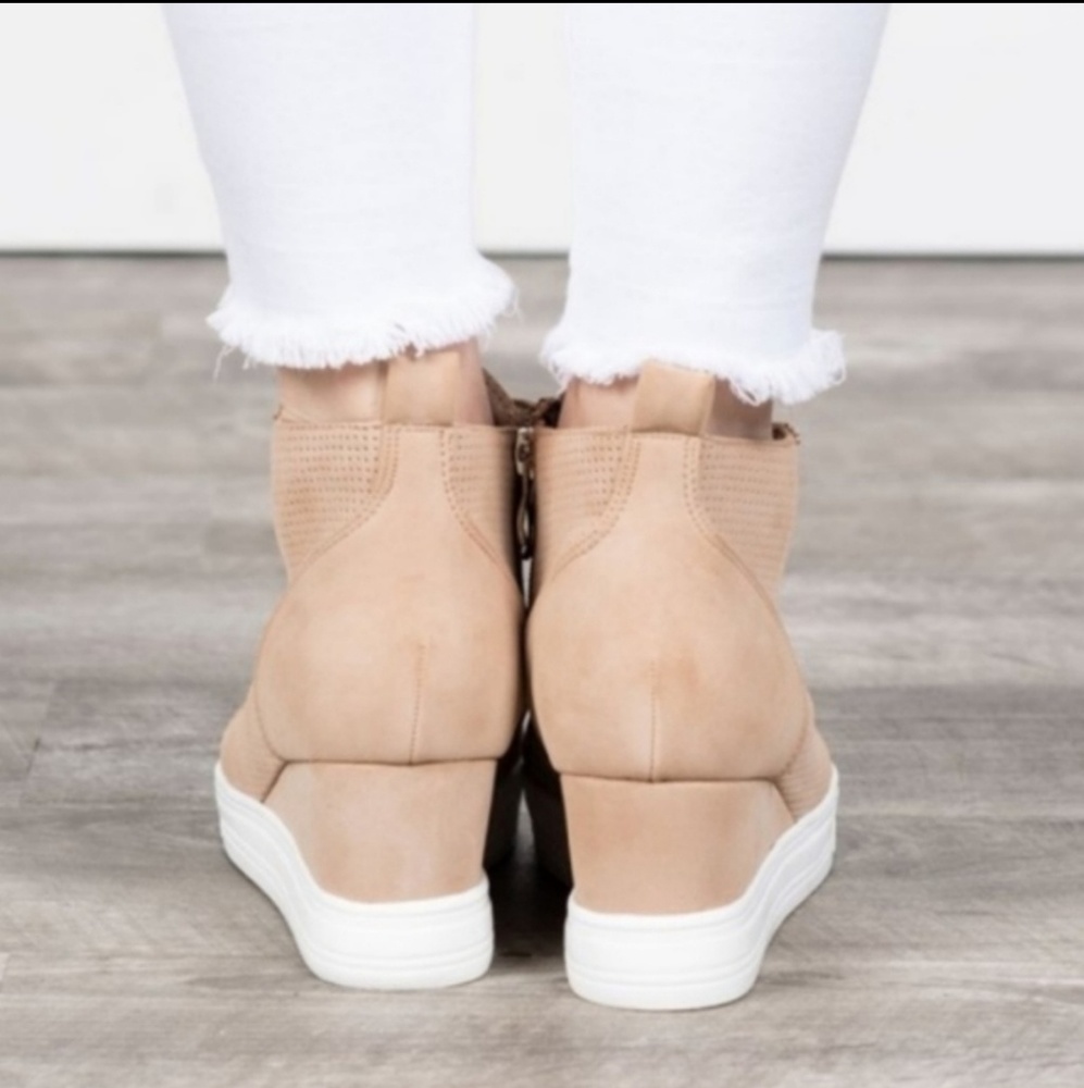 CCOCCI Round Toe Wedge Sneakers Nude Sizes 7.5 9 - Picture 4 of 4